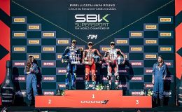 Razgatlıoğlu, Pirelli standart SCX lastiklerle aldığı riskle 1. Yarışı kazandı